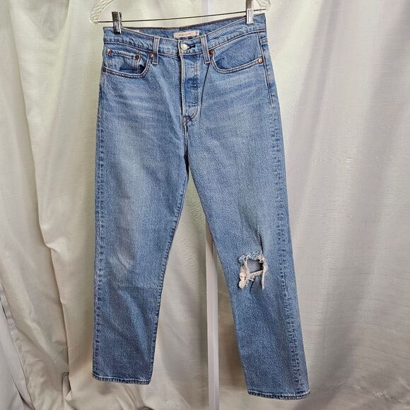 Levi's Light Wash Wedgie Straight Jeans Size 28 - Picture 9 of 10